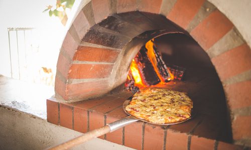 Qual è il costo per un forno a legna per pizzeria?
