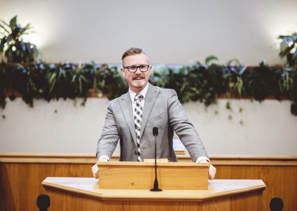 L’arte del discorso politico: come influenzare l’opinione pubblica con parole efficaci