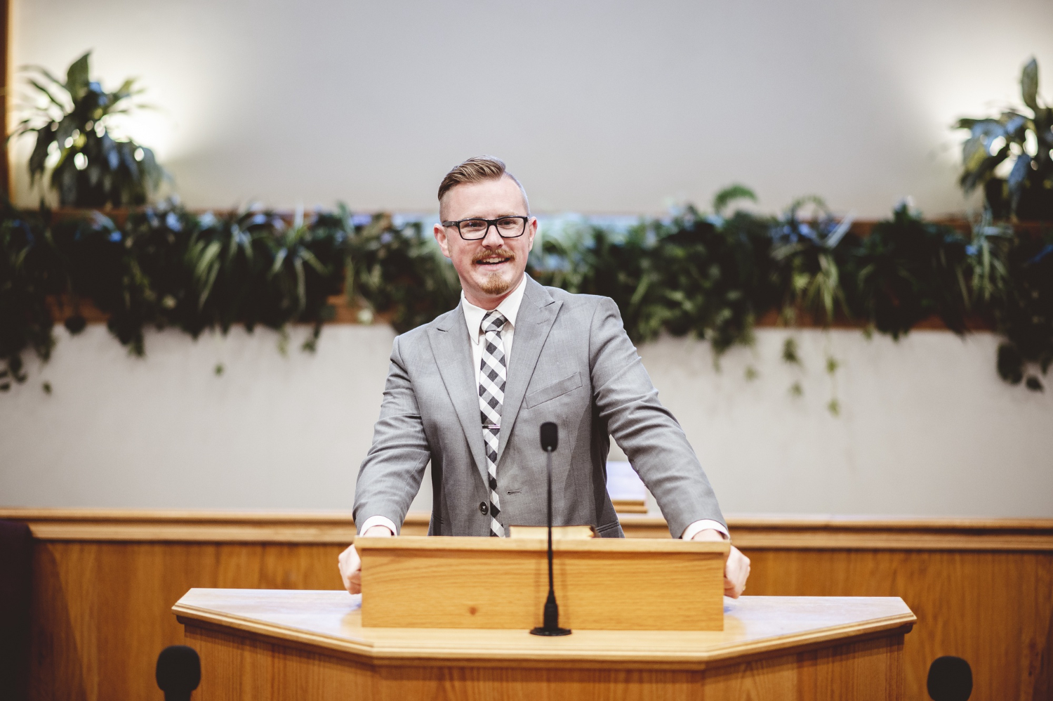 L’arte del discorso politico: come influenzare l’opinione pubblica con parole efficaci